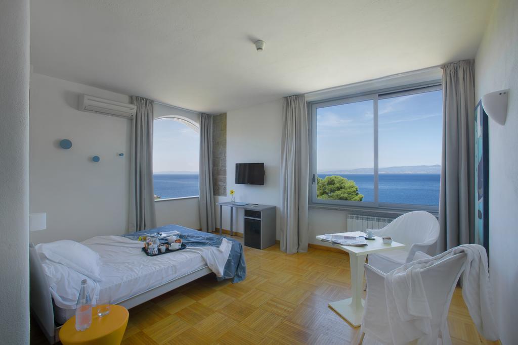 Hotel Arenella Giglio Porto Exterior photo